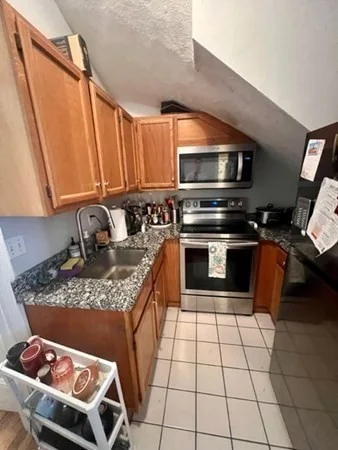 2 bed, 1 bath apartment for rent at 93 E Brookline St Unit 2, South End — photo 5 of 8