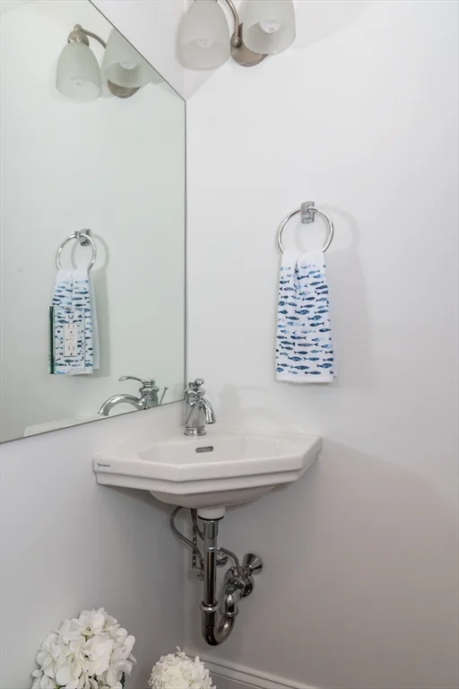 3 bed, 2 bath apartment for rent at 93 E Central St Unit 17, Natick — photo 10 of 22
