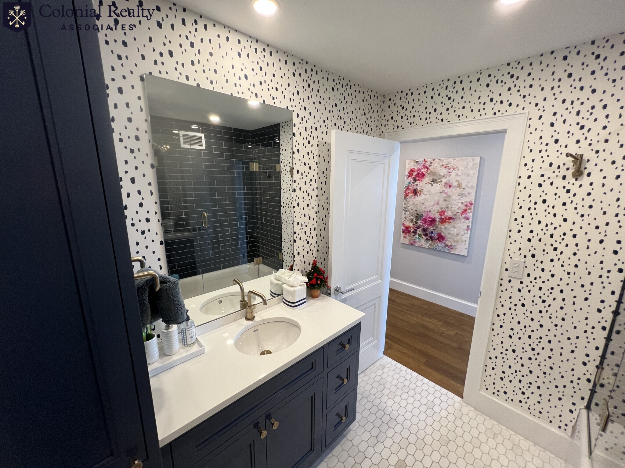 4 bed, 3.5 bath apartment for rent at 93 East India Row Unit DCE, Waterfront — photo 18 of 43