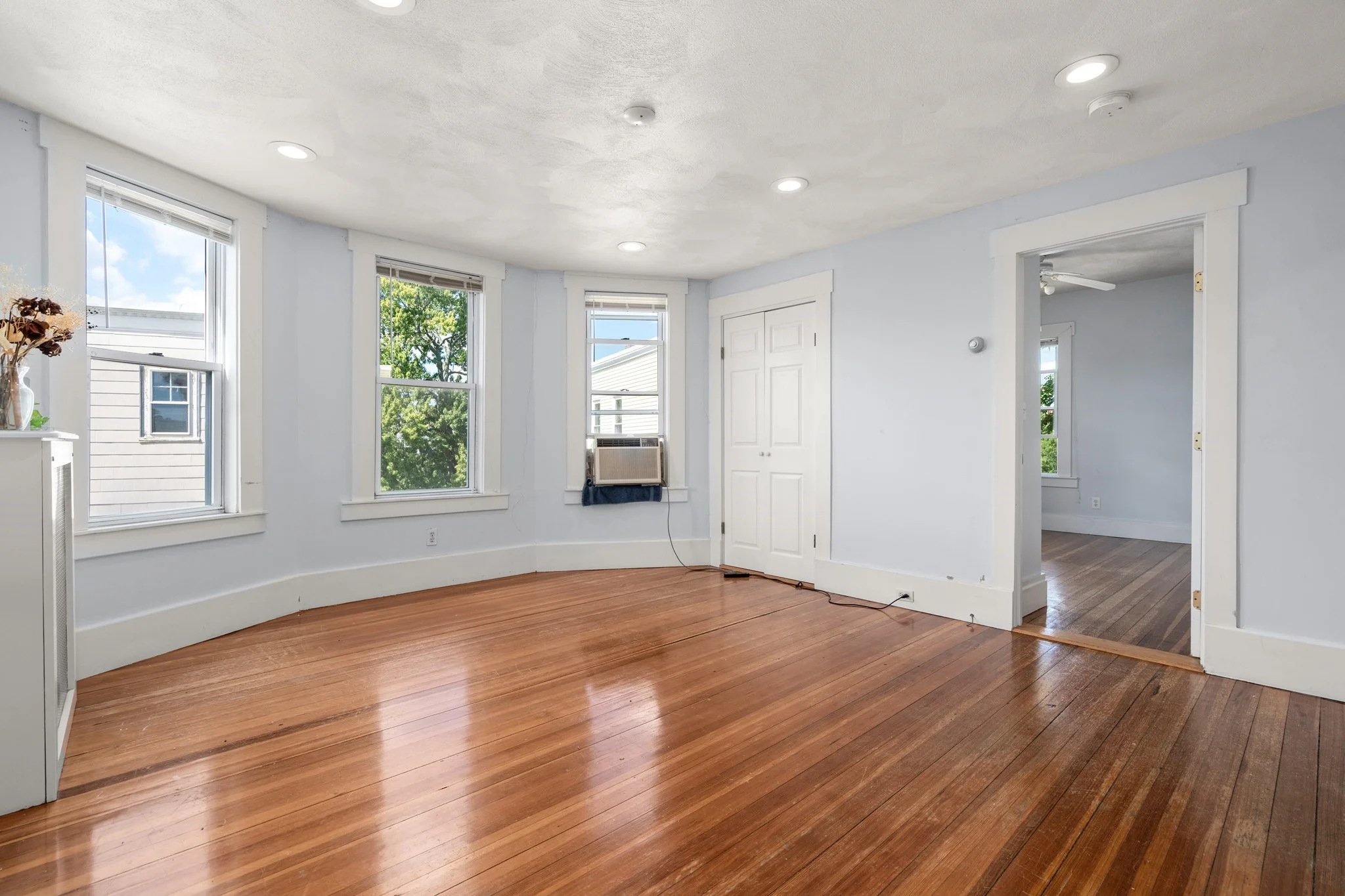 3 bed, 1 bath apartment for rent at 93 Easton St Unit 3, Allston — photo 13 of 16