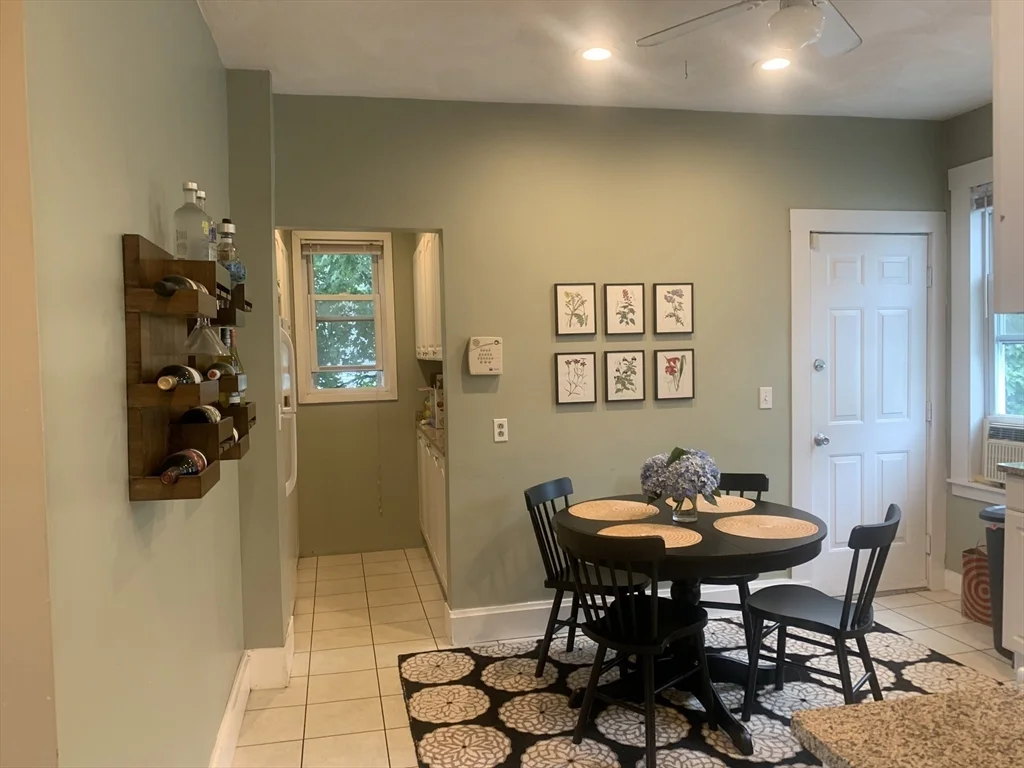 3 bed, 1 bath apartment for rent at 93 Easton St Unit 3, Allston — photo 4 of 13