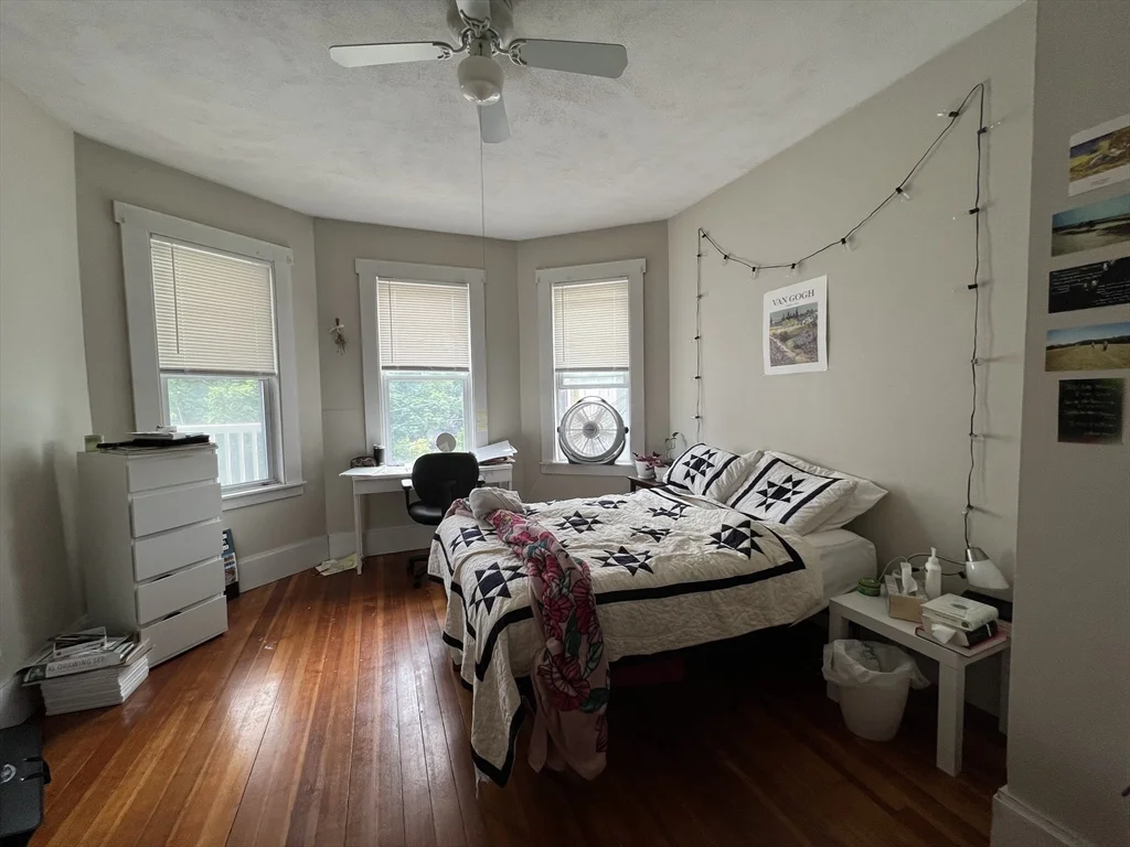 3 bed, 1 bath apartment for rent at 93 Easton St Unit 3, Allston — photo 9 of 13