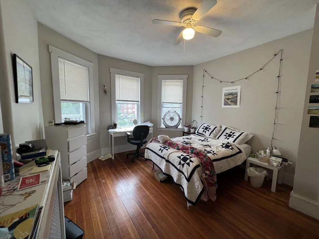 3 bed, 1 bath apartment for rent at 93 Easton St Unit 3, Allston — photo 10 of 13