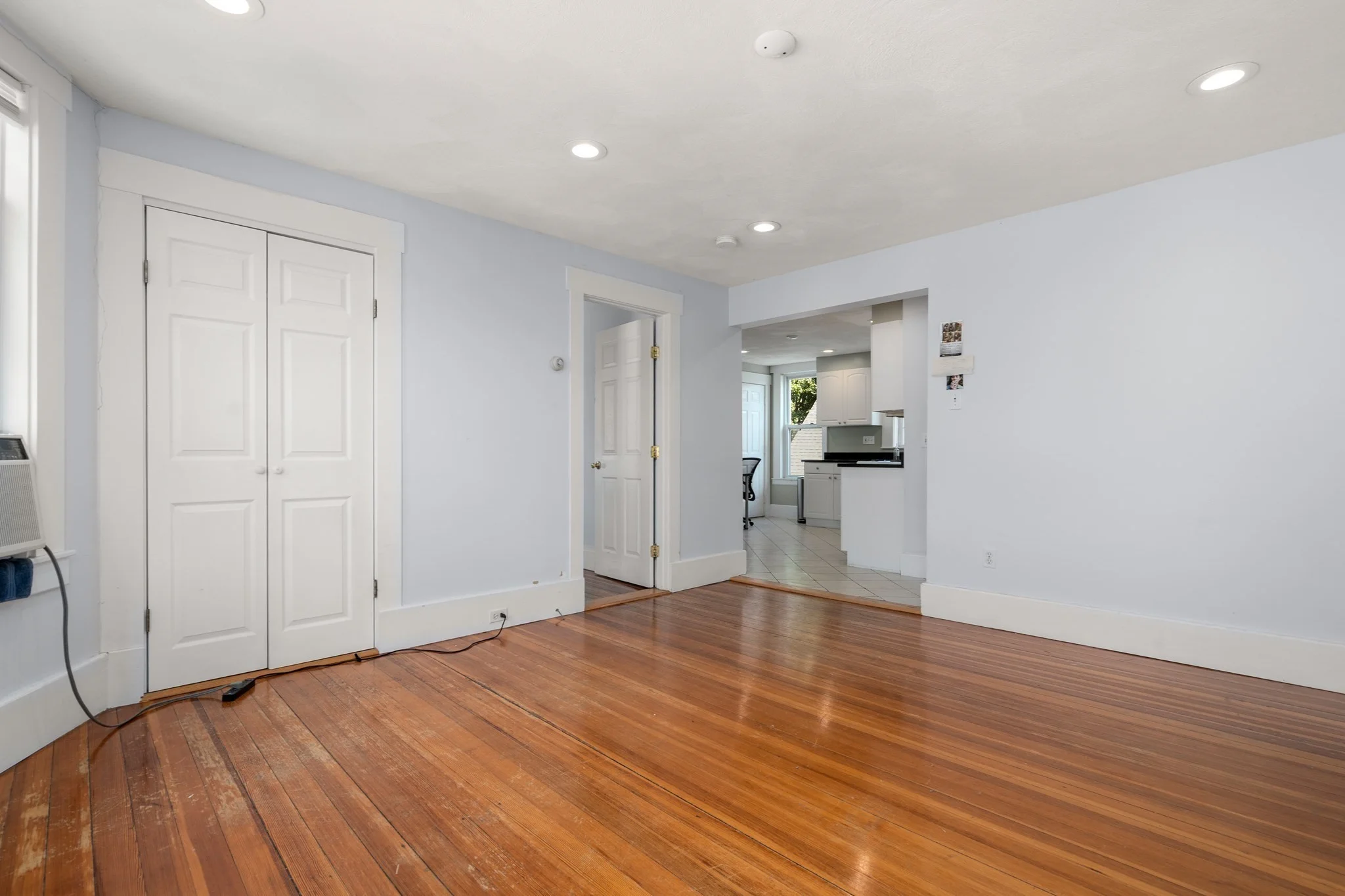3 bed, 1 bath apartment for rent at 93 Easton St Unit 3, Allston — photo 6 of 16