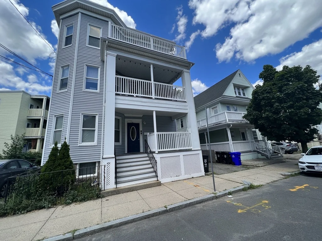 3 bed, 1 bath apartment for rent at 93 Easton St Unit 3, Allston — photo 1 of 13