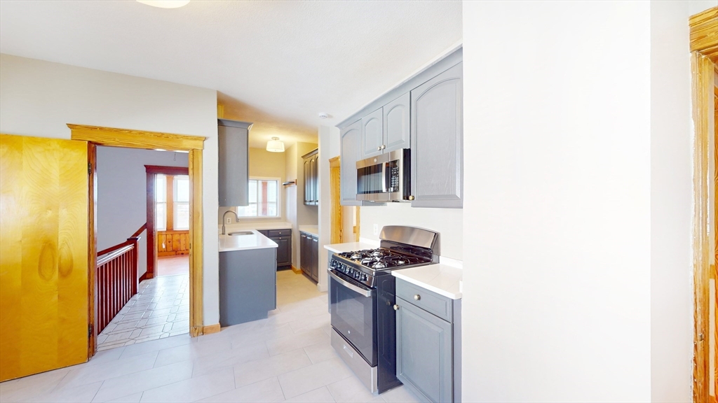 4 bed, 1 bath apartment for rent at 93 Faywood Unit 2, East Boston — photo 3 of 18
