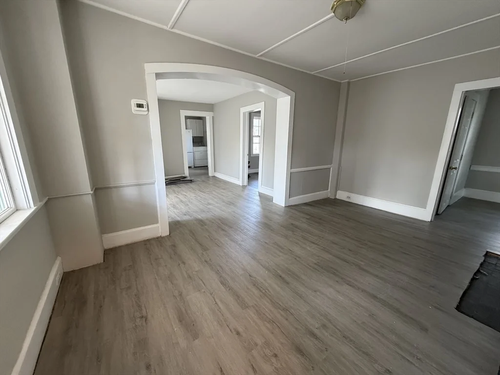 3 bed, 1 bath apartment for rent at 93 Friend St Unit 1, Amesbury — photo 3 of 11