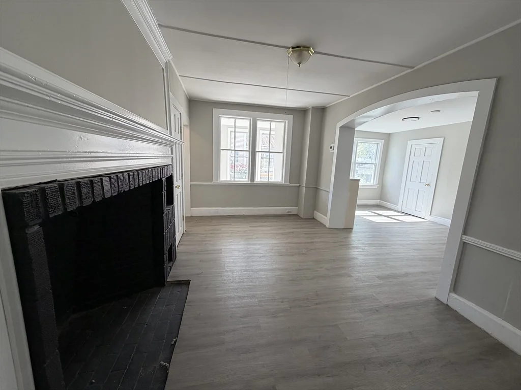 3 bed, 1 bath apartment for rent at 93 Friend St Unit 1, Amesbury — photo 6 of 11