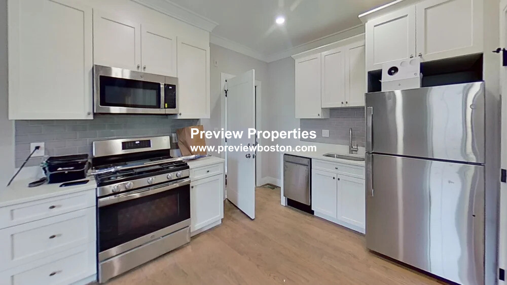 2 bed, 1 bath apartment for rent at 93 George St Unit 1P, Roxbury