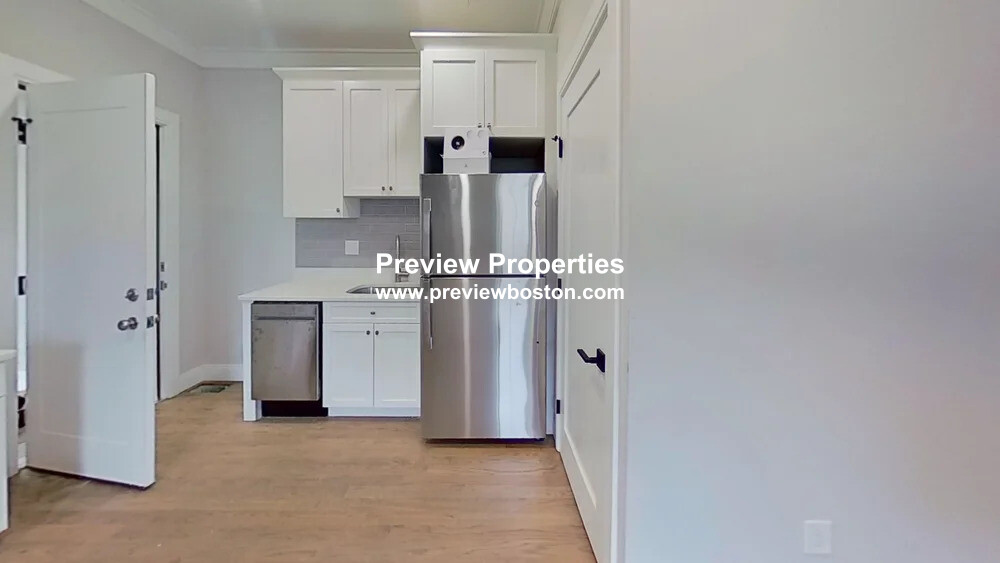 2 bed, 1 bath apartment for rent at 93 George St Unit 1P, Roxbury — photo 2 of 6