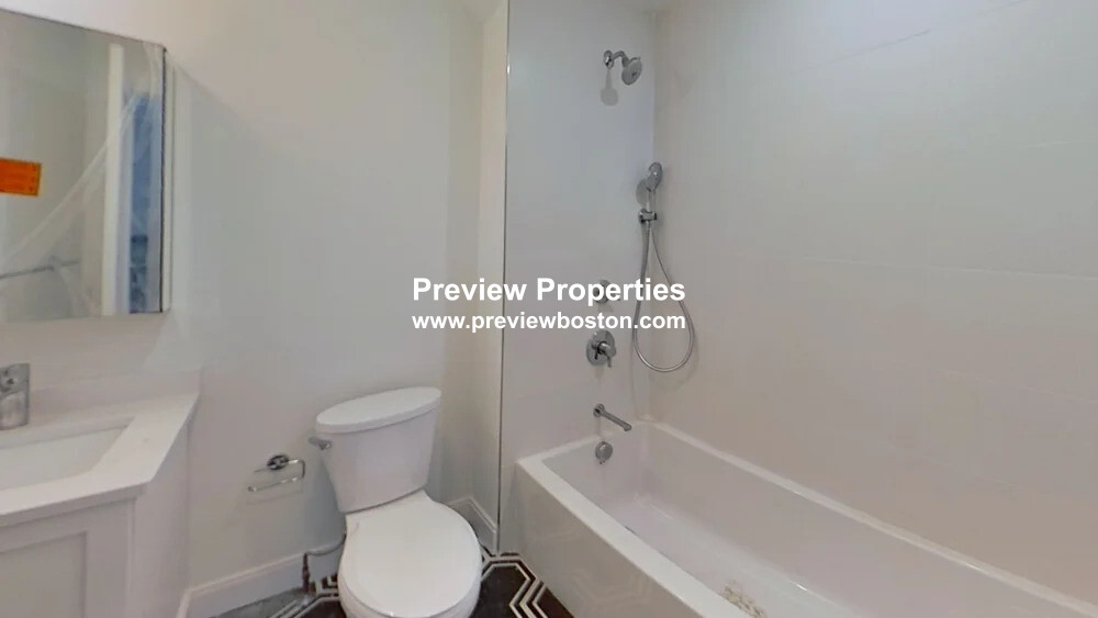 2 bed, 1 bath apartment for rent at 93 George St Unit 1P, Roxbury — photo 4 of 6
