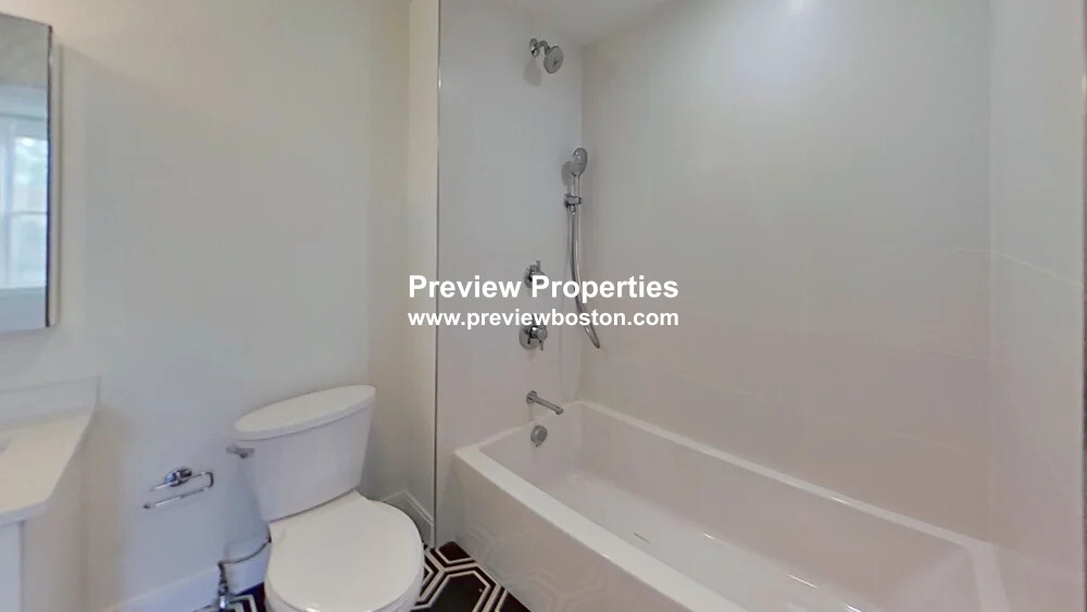 3 bed, 1 bath apartment for rent at 93 George St Unit 3P, Roxbury — photo 6 of 8