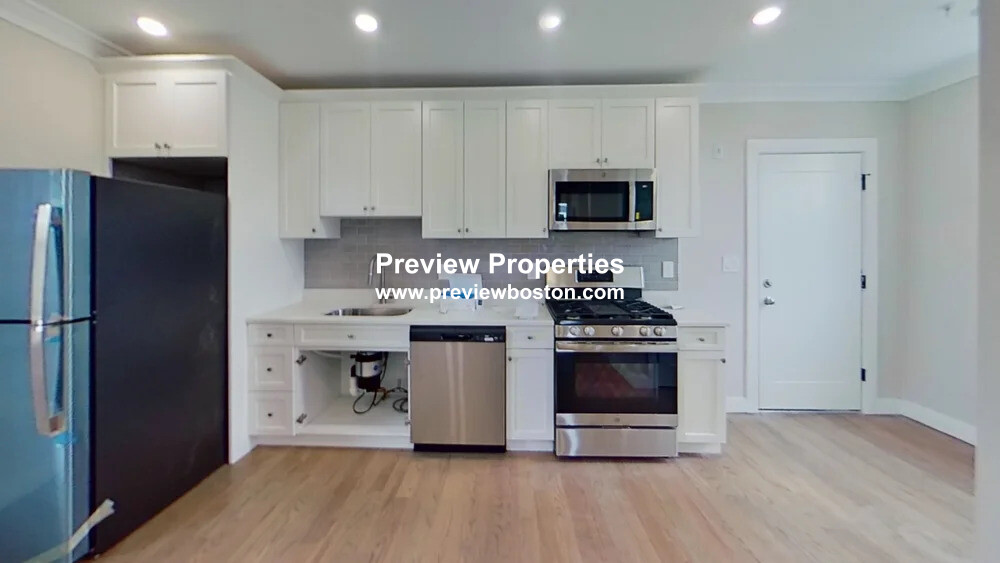 3 bed, 1 bath apartment for rent at 93 George St Unit 3P, Roxbury
