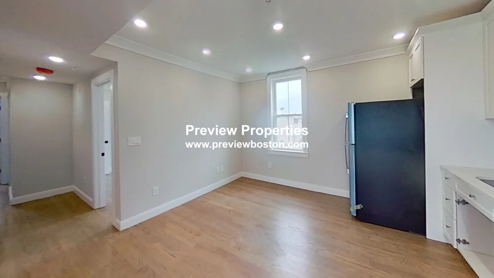 3 bed, 1 bath apartment for rent at 93 George St Unit 3P, Roxbury — photo 3 of 8