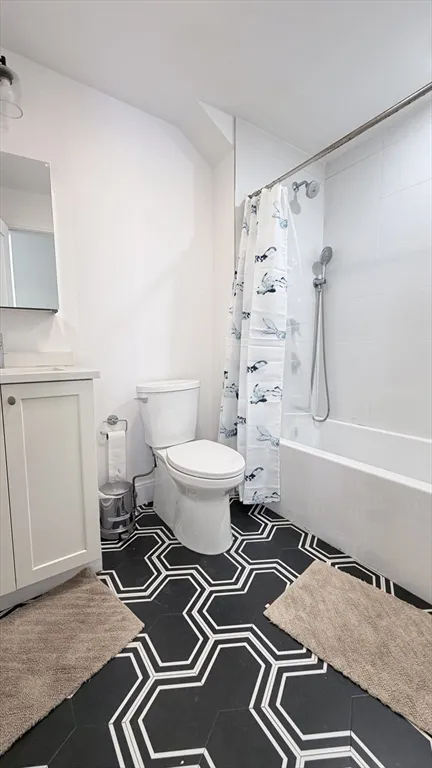 3 bed, 1 bath apartment for rent at 93 George Unit Unit 3, Roxbury — photo 6 of 11