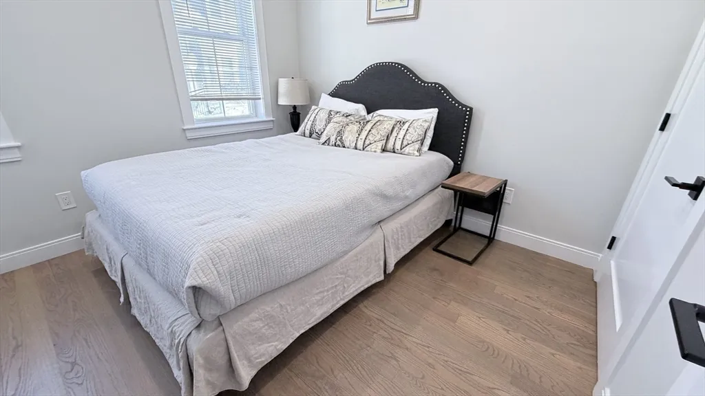 3 bed, 1 bath apartment for rent at 93 George Unit Unit 3, Roxbury — photo 3 of 11