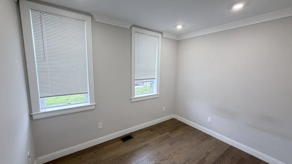2 bed, 1 bath apartment for rent at 93 George Unit Unit 1, Roxbury — photo 4 of 11