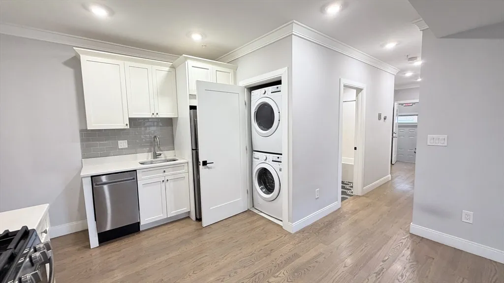 2 bed, 1 bath apartment for rent at 93 George Unit Unit 1, Roxbury — photo 2 of 11