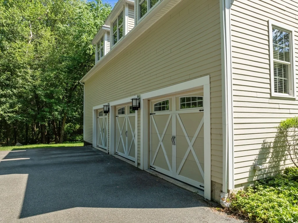 3 bed, 3 bath apartment for rent at 93 Goulding St W, Sherborn — photo 4 of 41