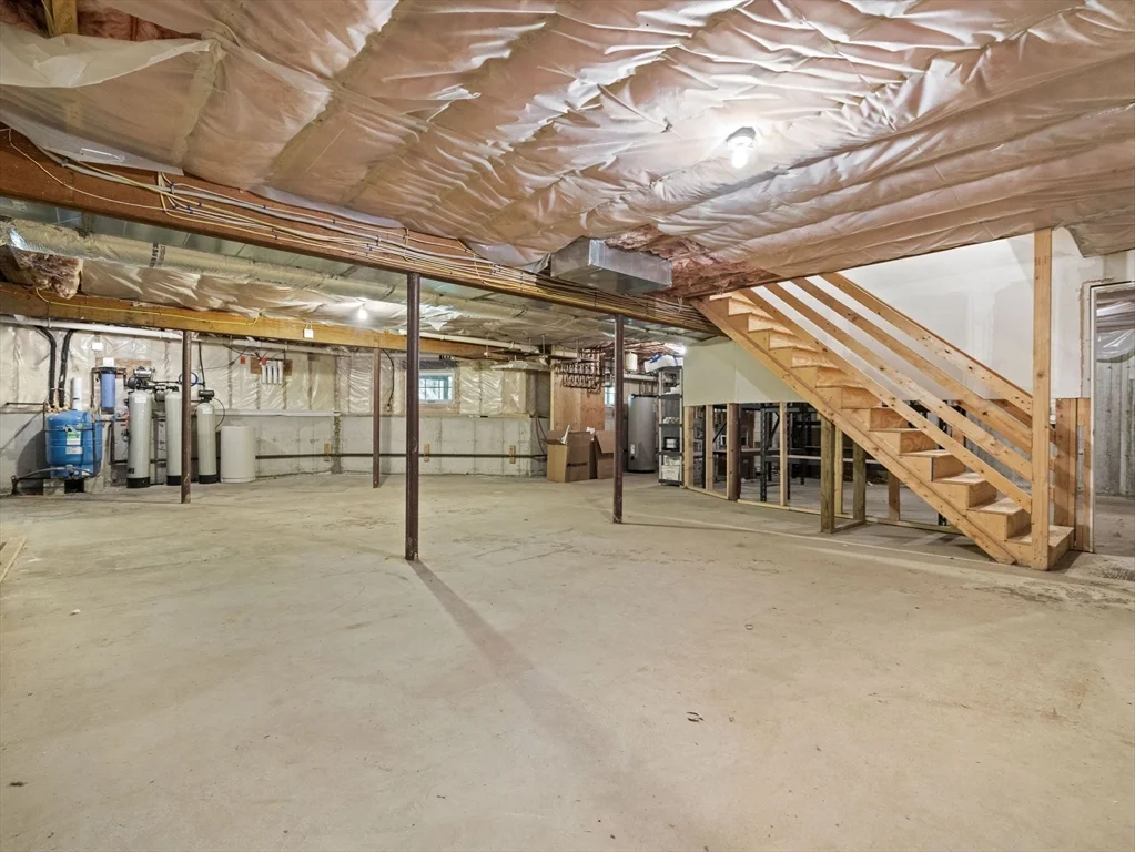 3 bed, 3 bath apartment for rent at 93 Goulding St W, Sherborn — photo 35 of 41