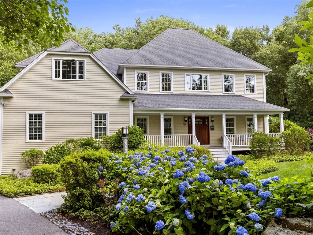3 bed, 3 bath apartment for rent at 93 Goulding St W, Sherborn