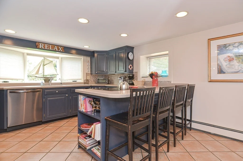 3 bed, 2 bath apartment for rent at 93 Granite St Unit 1, Rockport — photo 11 of 24