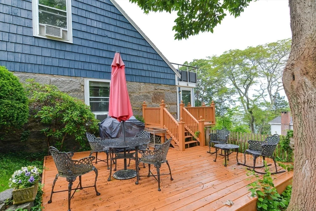 3 bed, 2 bath apartment for rent at 93 Granite St Unit 1, Rockport — photo 5 of 24