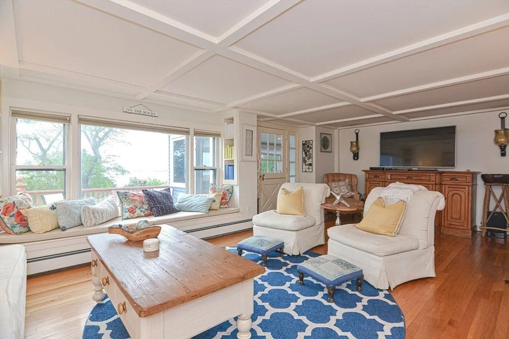 3 bed, 2 bath apartment for rent at 93 Granite St Unit 1, Rockport — photo 7 of 24