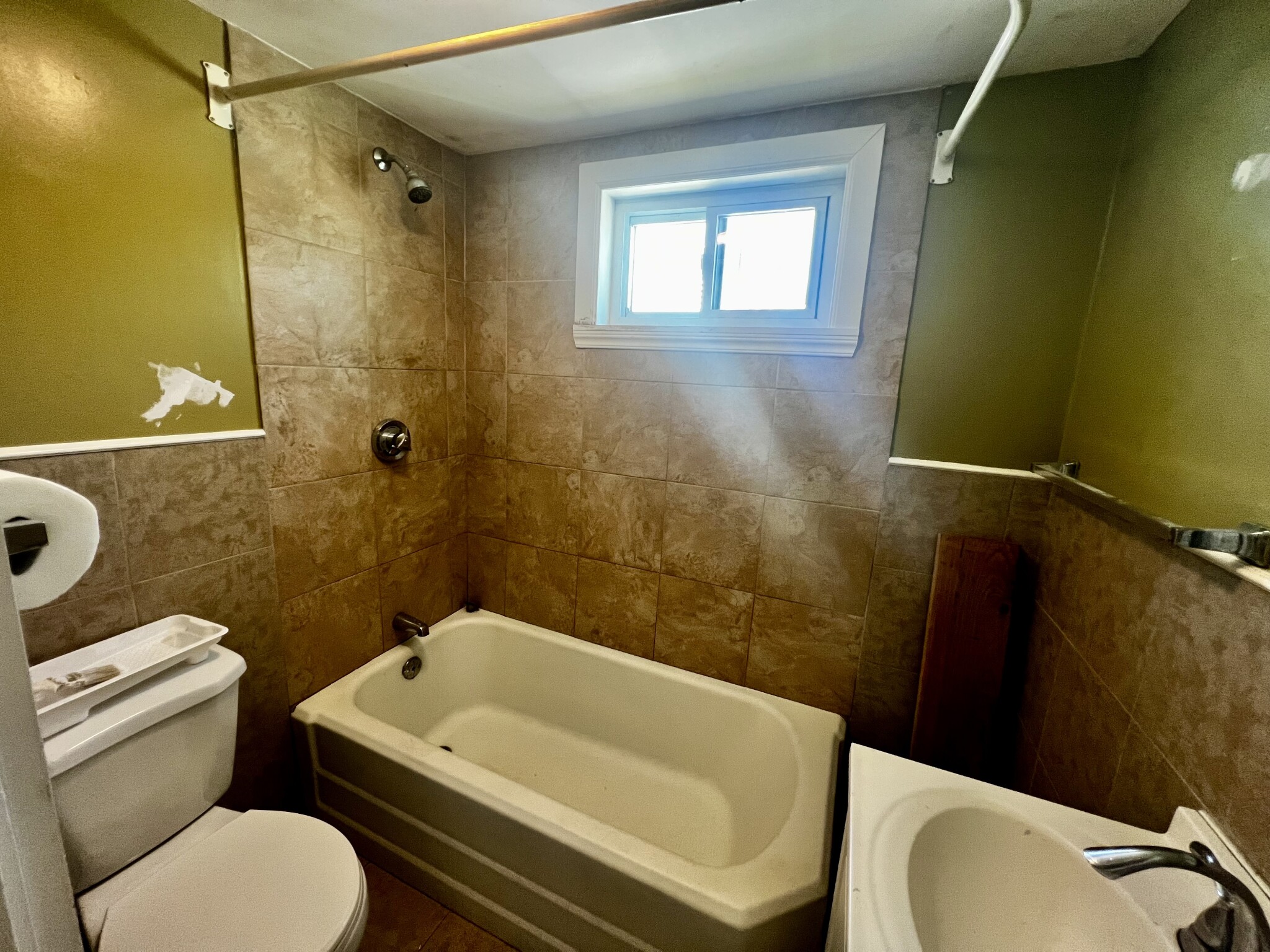 2 bed, 1 bath apartment for rent at 93 Grove St Unit 2, West Lynn — photo 6 of 7