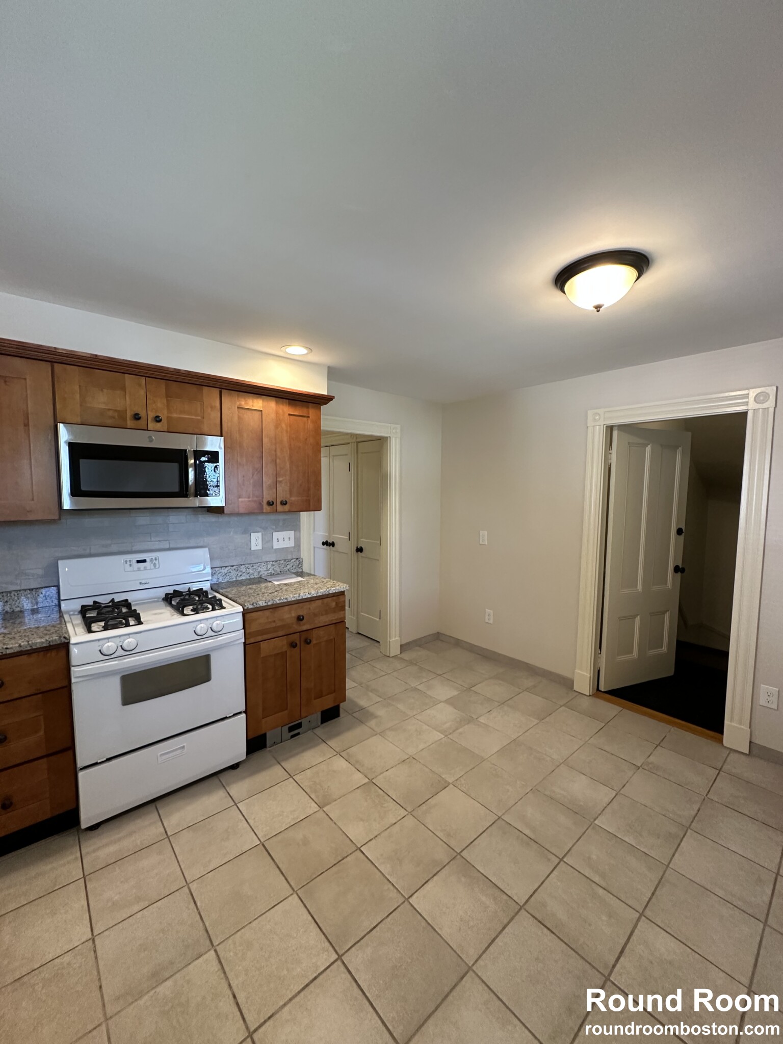 2 bed, 1 bath apartment for rent at 93 Hobart St Unit 2, Brighton — photo 5 of 22