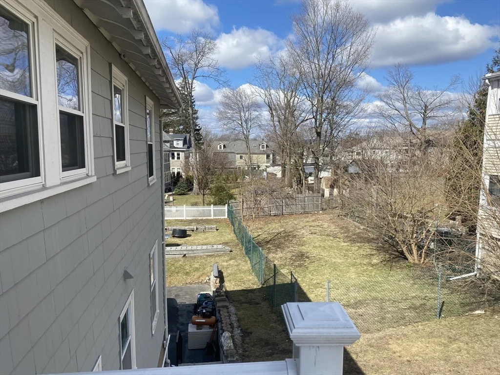 3 bed, 1 bath apartment for rent at 93 Jewett St Unit 2, Newton — photo 17 of 19