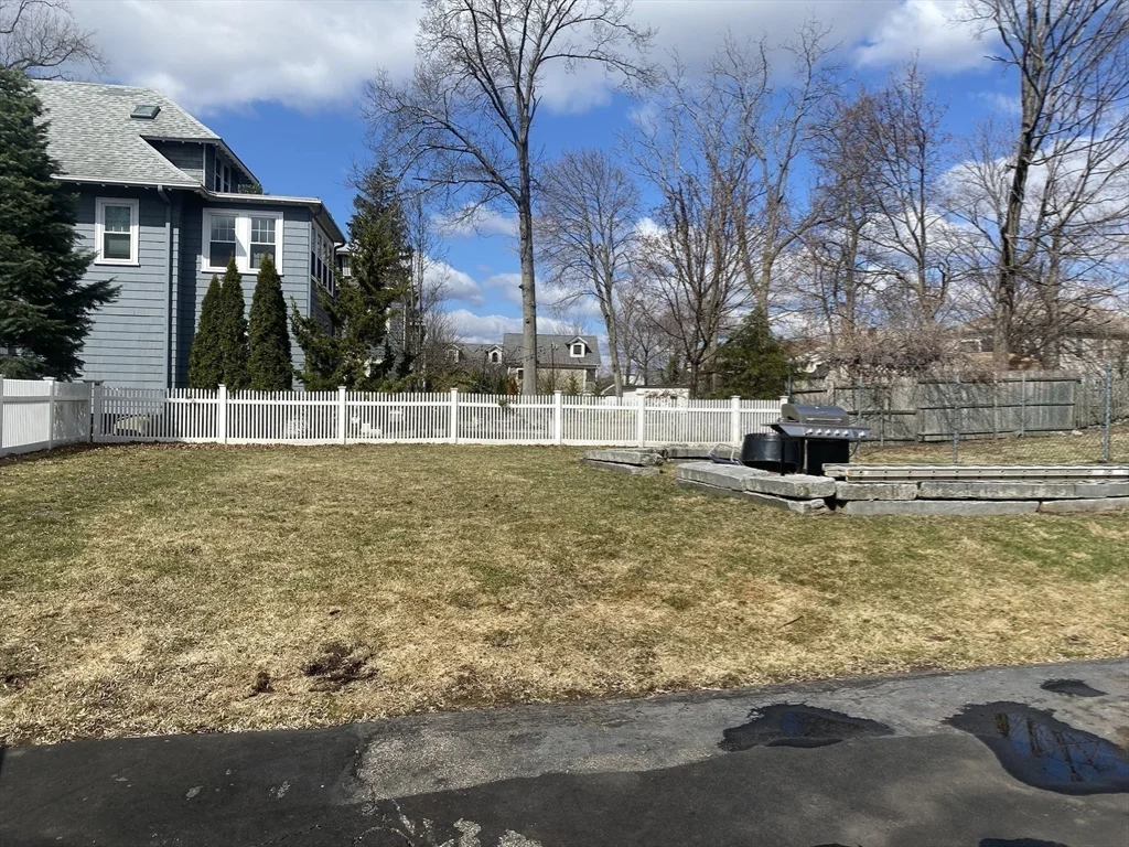 3 bed, 1 bath apartment for rent at 93 Jewett St Unit 2, Newton — photo 18 of 19