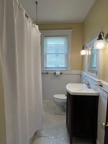 3 bed, 1 bath apartment for rent at 93 Jewett St Unit 2, Newton — photo 8 of 19