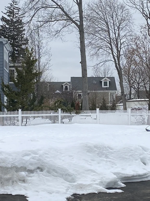 3 bed, 1 bath apartment for rent at 93 Jewett St Unit 2, Newton — photo 12 of 19