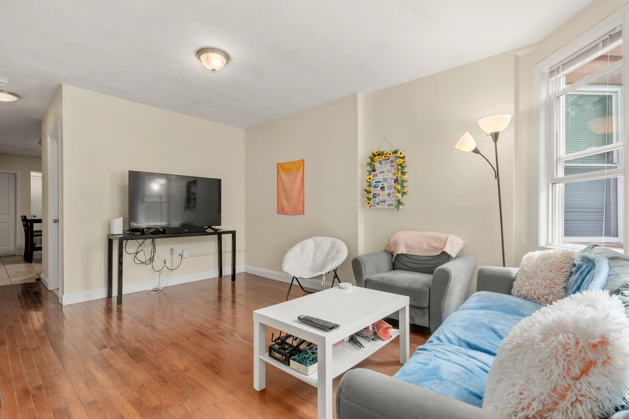3 bed, 2 bath apartment for rent at 93 Kilsyth Ter Unit 3, Brighton — photo 5 of 11