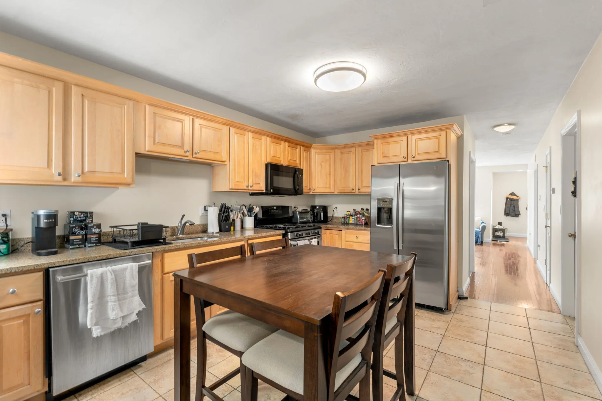 3 bed, 2 bath apartment for rent at 93 Kilsyth Ter Unit 3, Brighton — photo 2 of 11