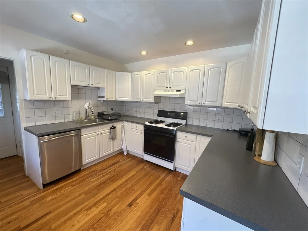 2 bed, 1 bath apartment for rent at 93 Lawton St Unit 1, Coolidge Corner