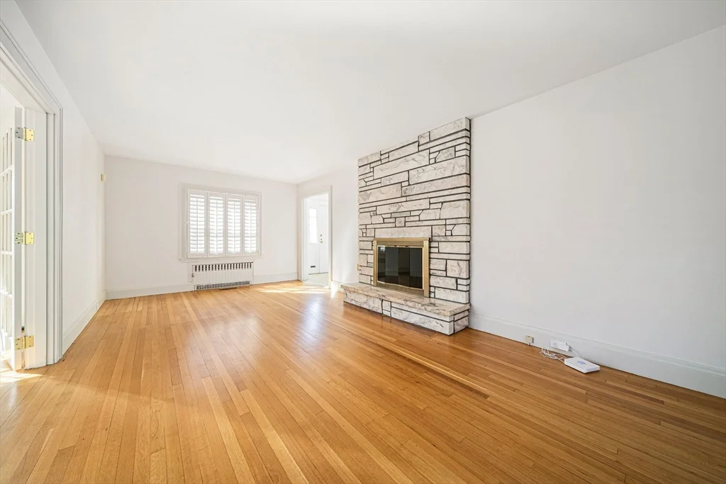 3 bed, 2 bath apartment for rent at 93 Lincoln Rd, Lawrence Estates — photo 16 of 32