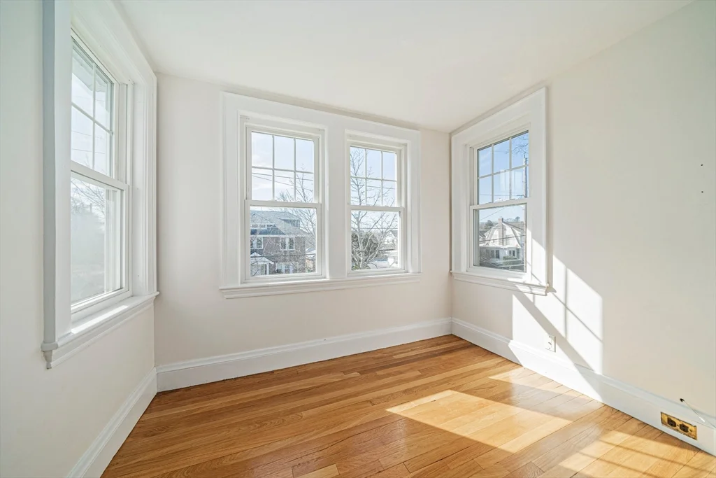 3 bed, 2 bath apartment for rent at 93 Lincoln Rd, Lawrence Estates — photo 25 of 32