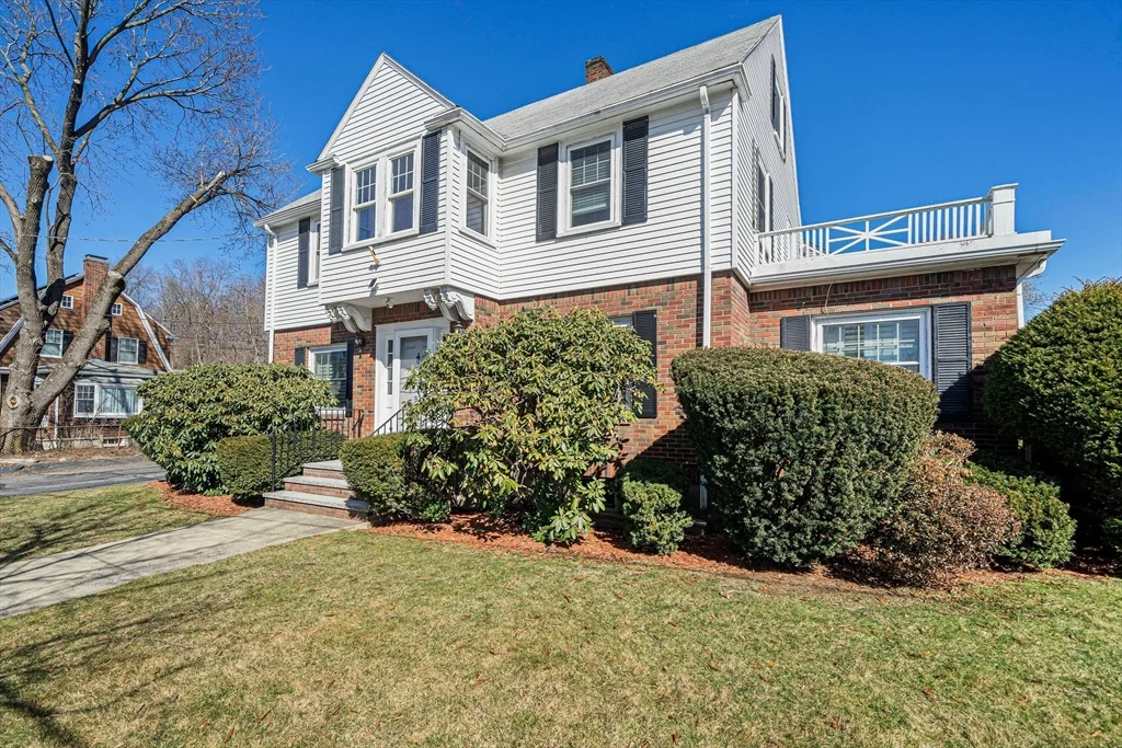 3 bed, 2 bath apartment for rent at 93 Lincoln Rd, Lawrence Estates — photo 3 of 32