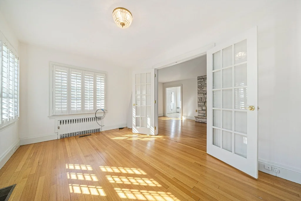 3 bed, 2 bath apartment for rent at 93 Lincoln Rd, Lawrence Estates — photo 18 of 32