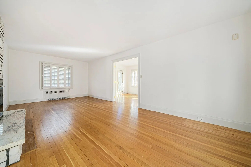 3 bed, 2 bath apartment for rent at 93 Lincoln Rd, Lawrence Estates — photo 15 of 32