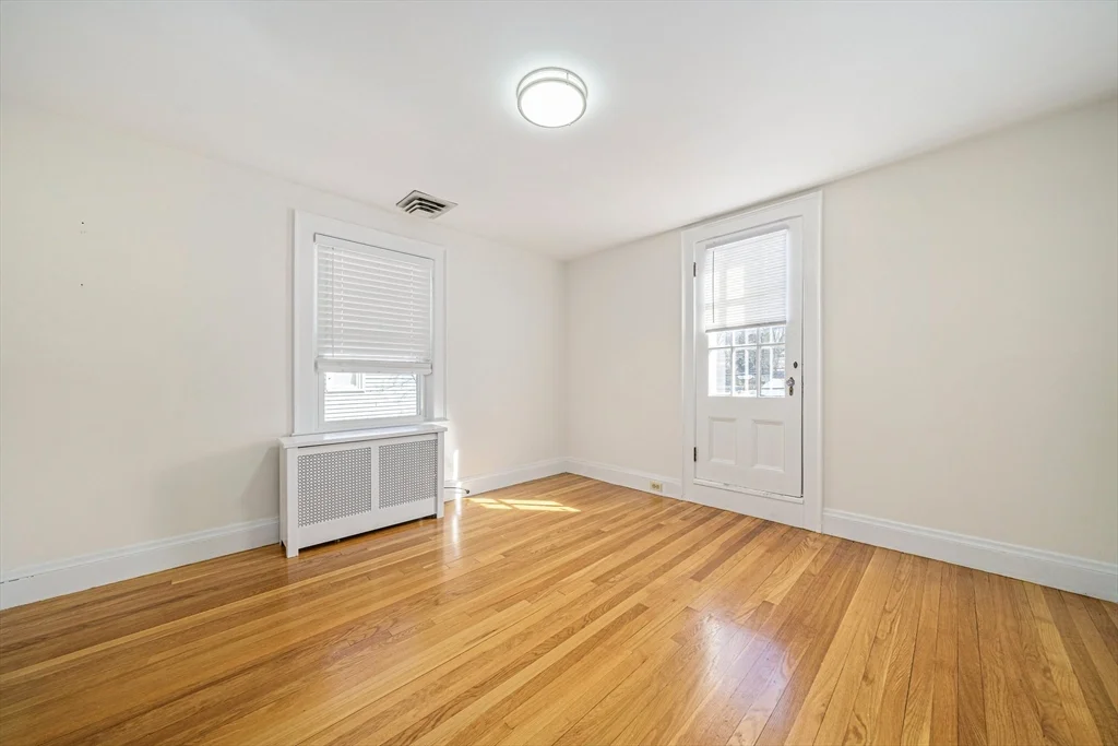 3 bed, 2 bath apartment for rent at 93 Lincoln Rd, Lawrence Estates — photo 24 of 32