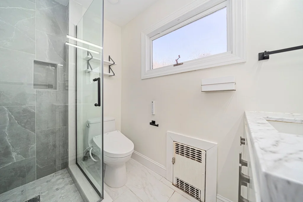 3 bed, 2 bath apartment for rent at 93 Lincoln Rd, Lawrence Estates — photo 22 of 32