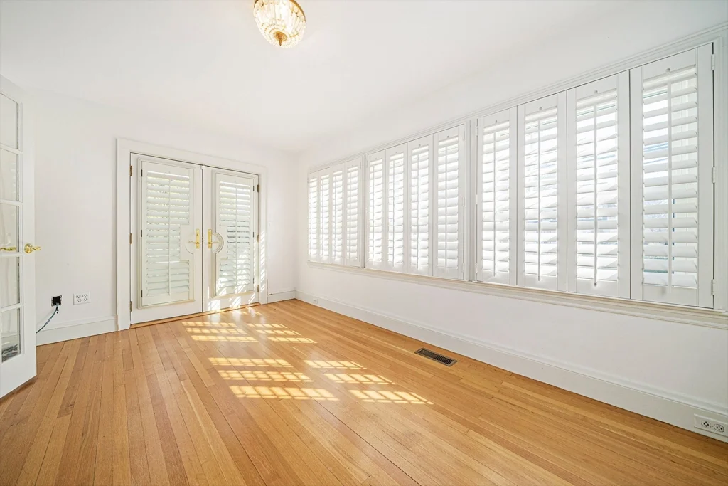 3 bed, 2 bath apartment for rent at 93 Lincoln Rd, Lawrence Estates — photo 17 of 32