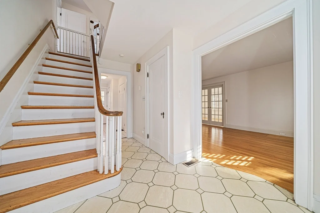 3 bed, 2 bath apartment for rent at 93 Lincoln Rd, Lawrence Estates — photo 12 of 32