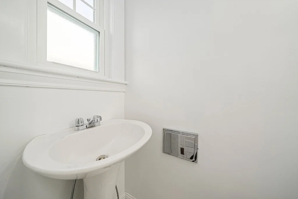 3 bed, 2 bath apartment for rent at 93 Lincoln Rd, Lawrence Estates — photo 19 of 32