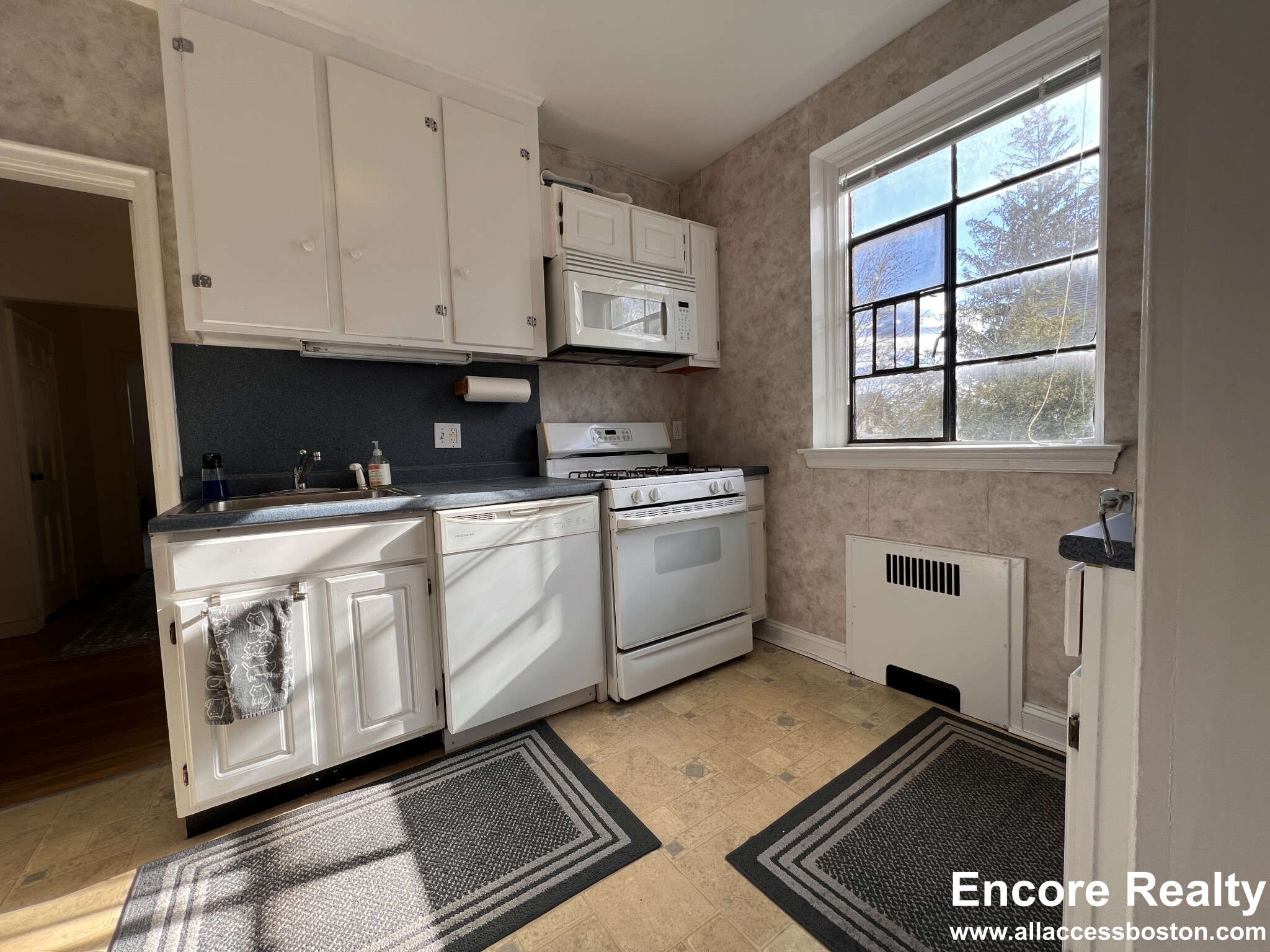 2 bed, 2 bath apartment for rent at 93 Longwood Ave Unit 2, Coolidge Corner — photo 7 of 14