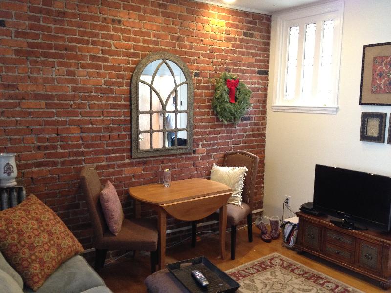Studio bed, 1 bath apartment for rent at 93 Marion St Unit 8, Coolidge Corner — photo 1 of 11