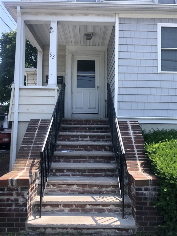 3 bed, 2 bath apartment for rent at 93 Pine St Unit 1, Swampscott — photo 12 of 12